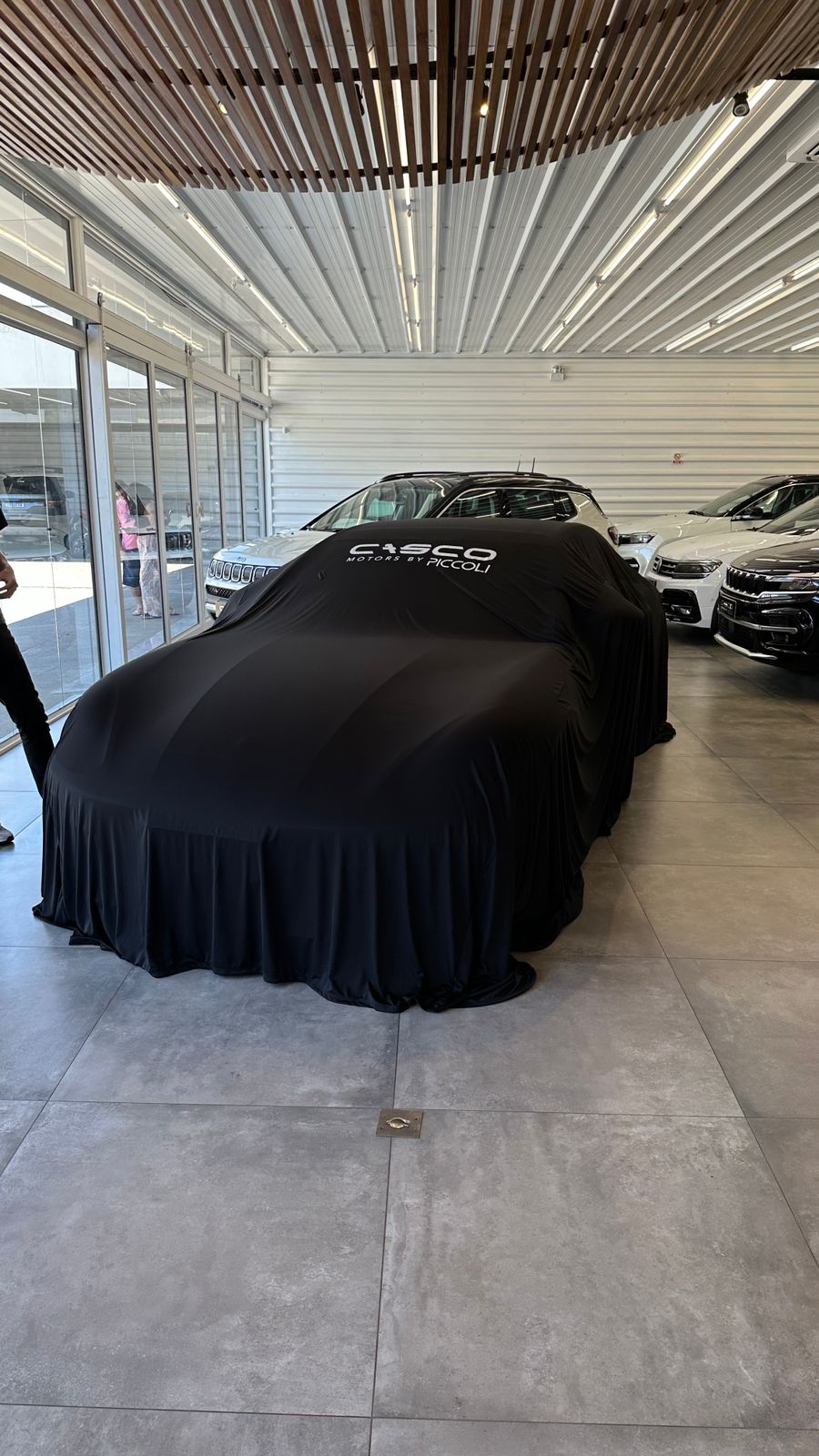 CAPA APRESENTAÇÃO SHOWROOM + LOGO PERSONALIZADO 45CM